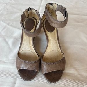 Frye Carol Back Zip Leather Ankle Strap Wedge Sandal Size 7.5